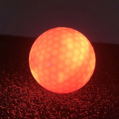Niestandardowe błyskawiczne światła piłki golfowe Kolorowy asortyment masowy do praktyki sportowej
